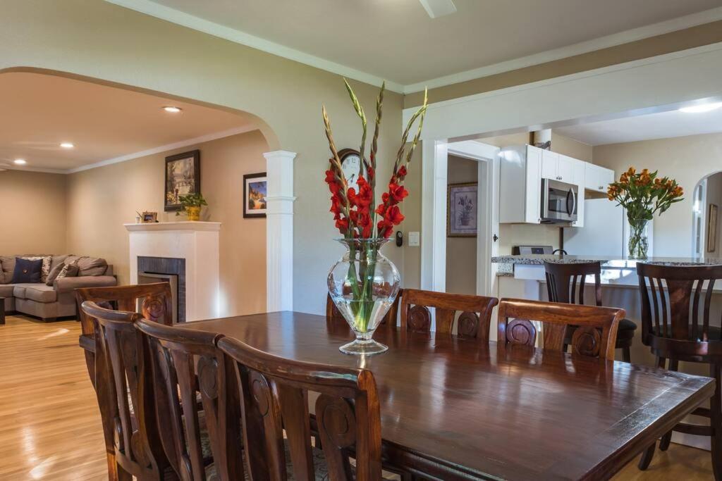 Lovely House Near Downtown, Home Away From Home! Chico Exteriör bild
