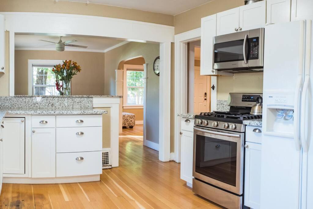 Lovely House Near Downtown, Home Away From Home! Chico Exteriör bild
